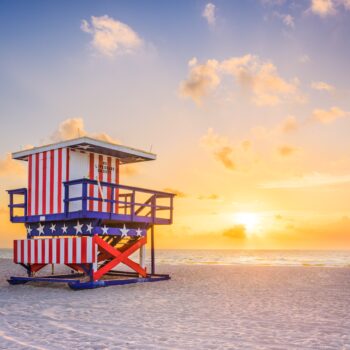 Miami,Beach,,Florida,,Usa,Sunrise,And,Life,Guard,Tower.
